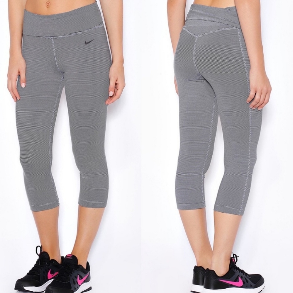 Nike Legend 2.0 striped capris size small
